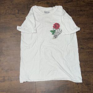 Cactus & Skull size S white tee with skeleton hand around rose